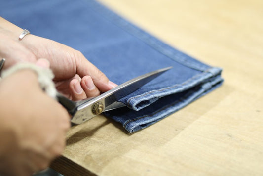 ジーンズの裾上げをしないのはあり?元洋服のお直し屋がポイントを解説