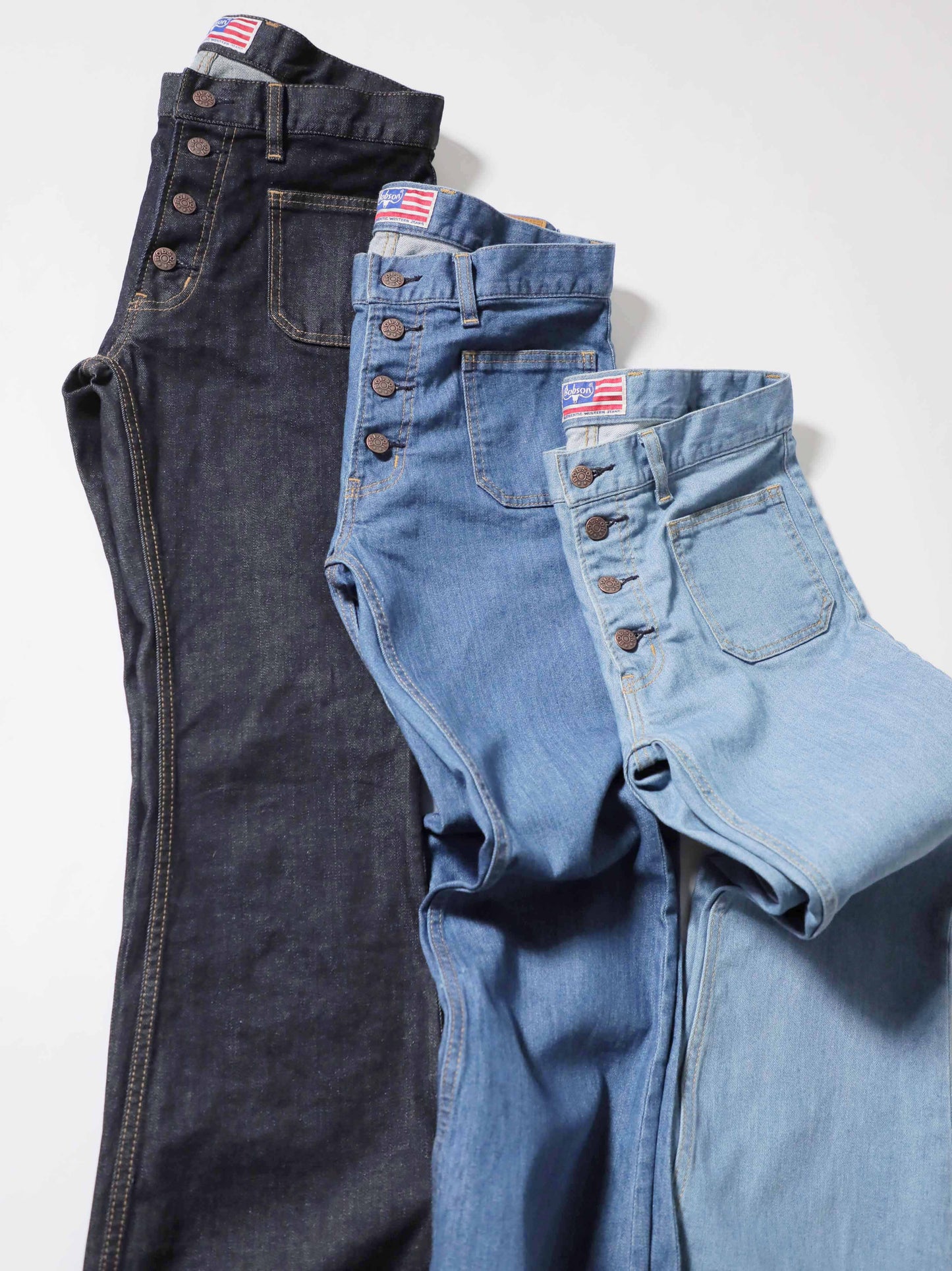 BOBSON | ボブソン | 岡山デニム | ストレッチジーンズ | ジーンズコーデ | カラーバリエーション | 高品質 | ブーツカット | ユニセックス | メンズベルボトム | パンタロン | 1980年代ファッション | 1970年代ファッション | オシャレ上級者 | 足長効果 | ベルボトムジーンズ | ビンテージ加工 | ヴィンテージ加工 | フレアパンツ | バギー | 550型 | レトロ